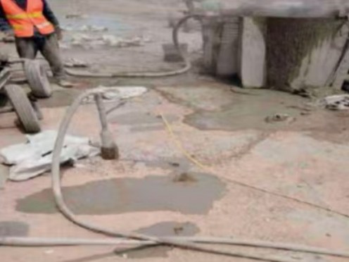 桥东水泥混凝土路面板底注浆技术 路面脱空注浆整治方案